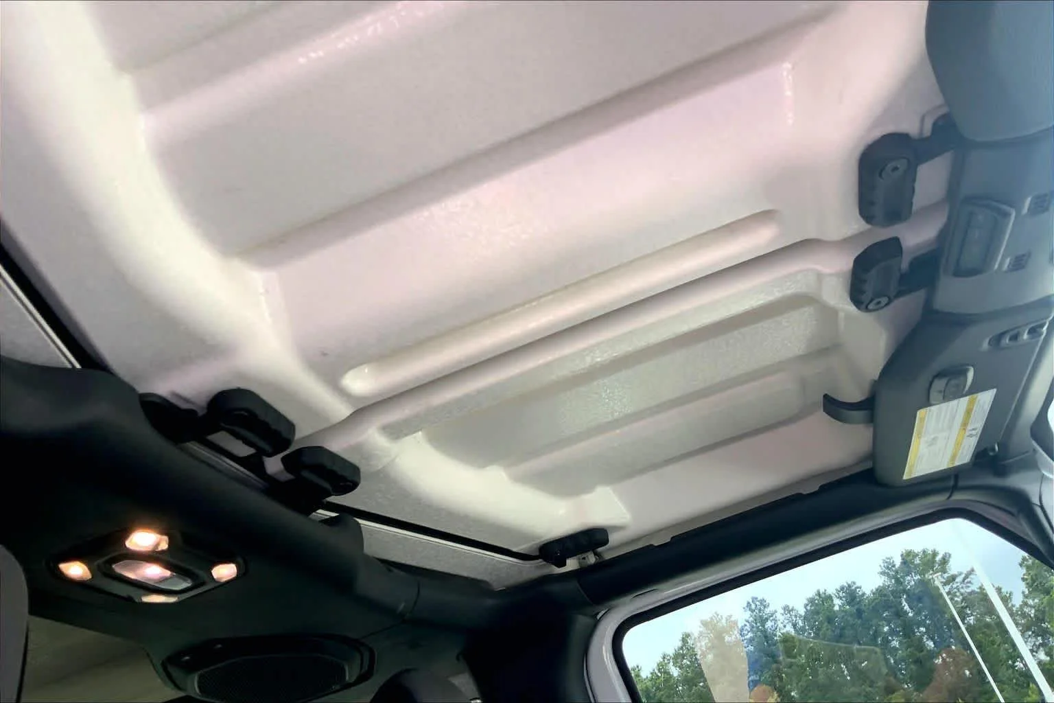 Used 2022 Bright White Clearcoat Jeep Rubicon image 12