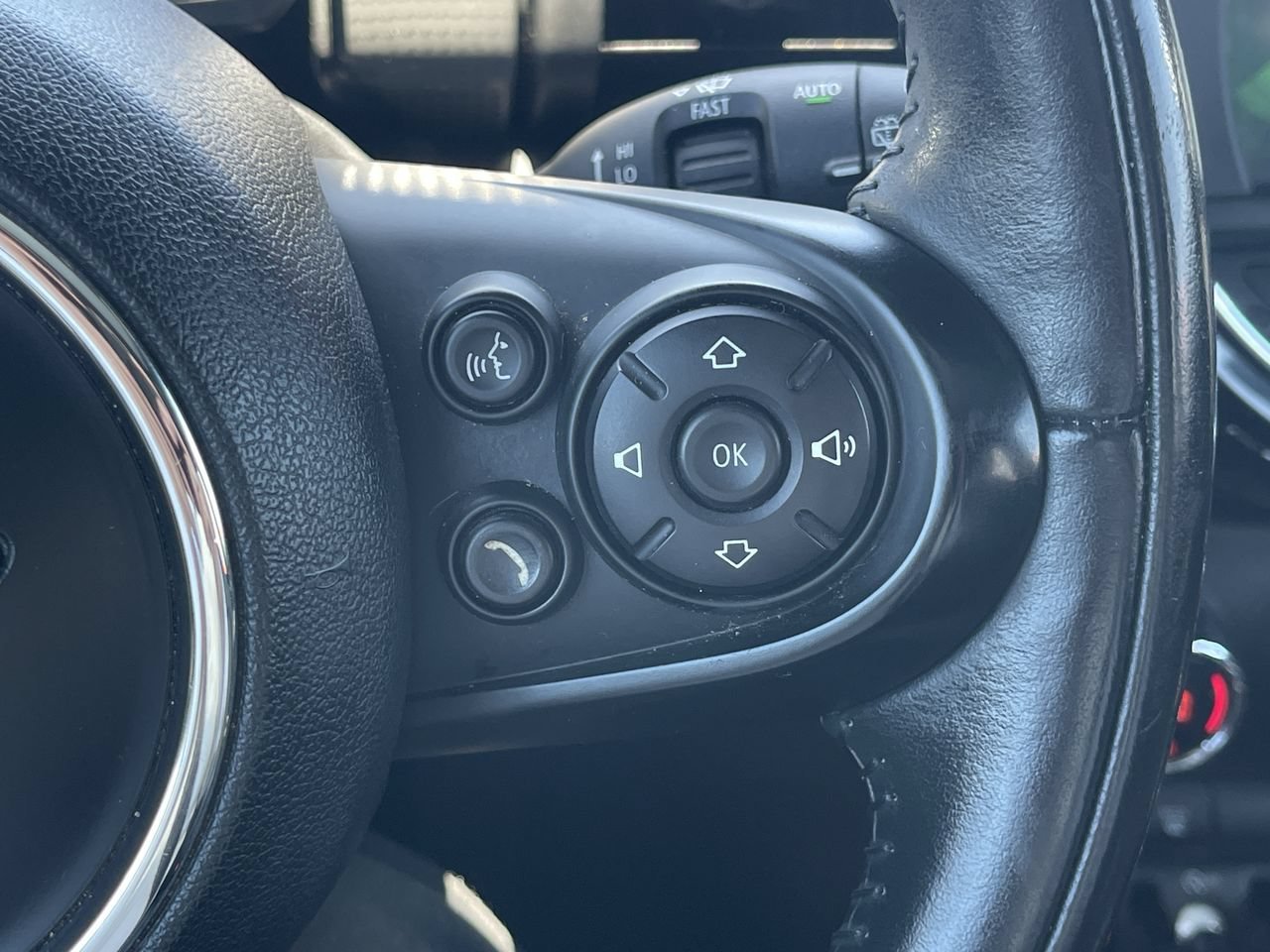 Used 2019 British Racing Green MINI Oxford Edition image 27