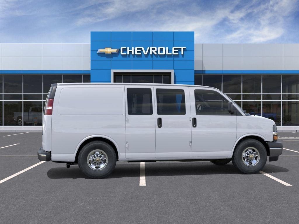 New 2026 Summit White Chevrolet WT image 5