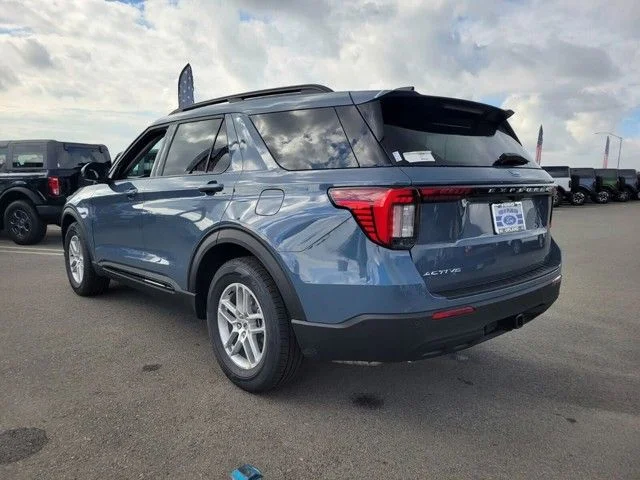 Used 2026 Vapor Blue Ford Active image 3