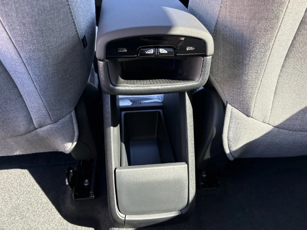 New 2026 Cyrstal White Volvo Twin Motor Performance Ultra image 23