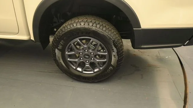 New 2026 Desert Sand Ford XLT image 9