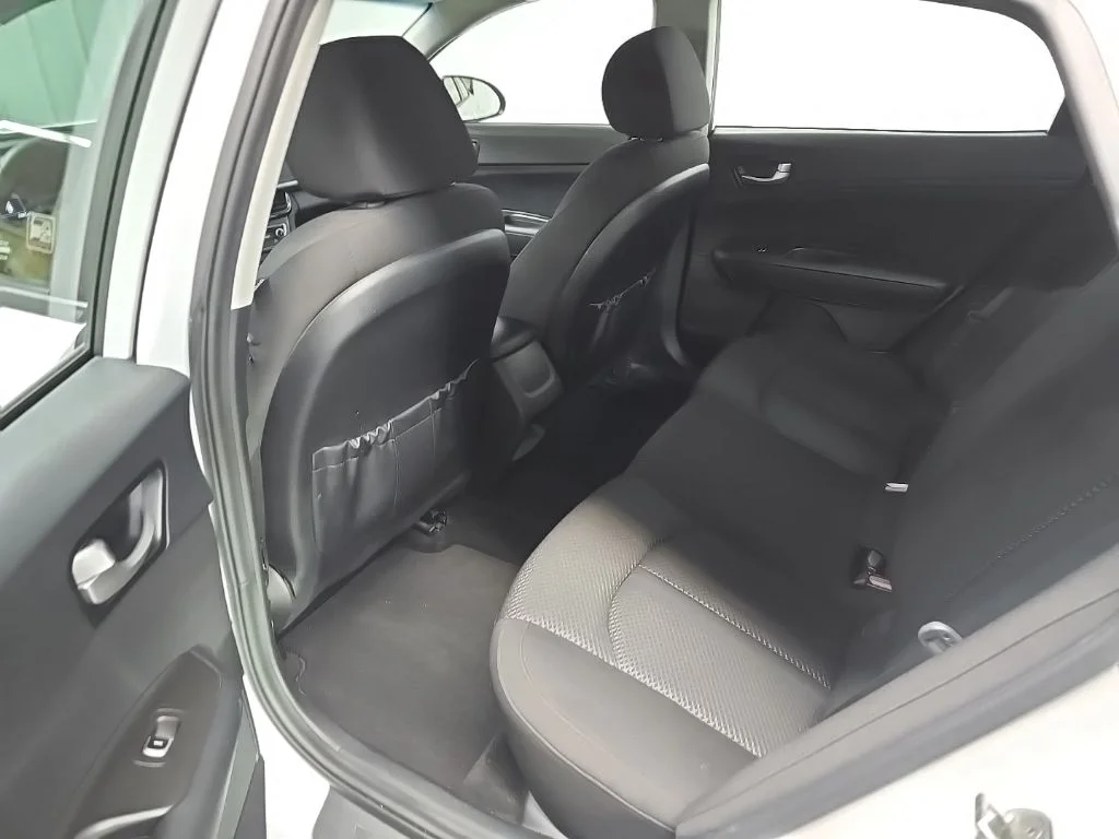 Used 2018 White Kia LX image 30
