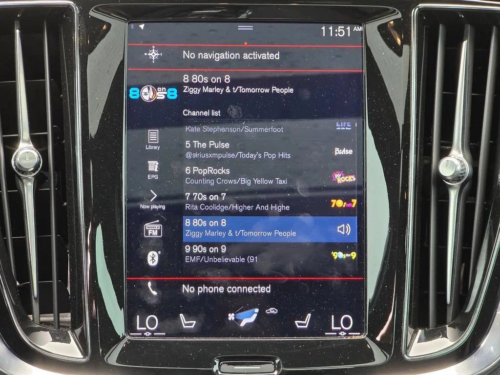 Used 2020 White Volvo T5 Momentum image 7