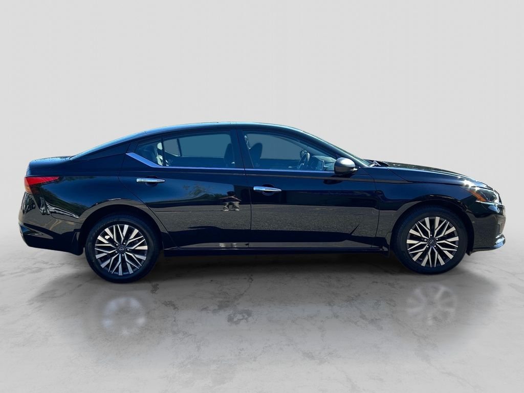Used 2024 Black Nissan 2.5 SV image 6