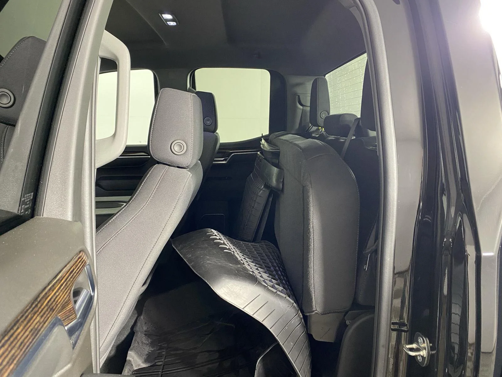 Used 2024 Onyx Black GMC Elevation image 21
