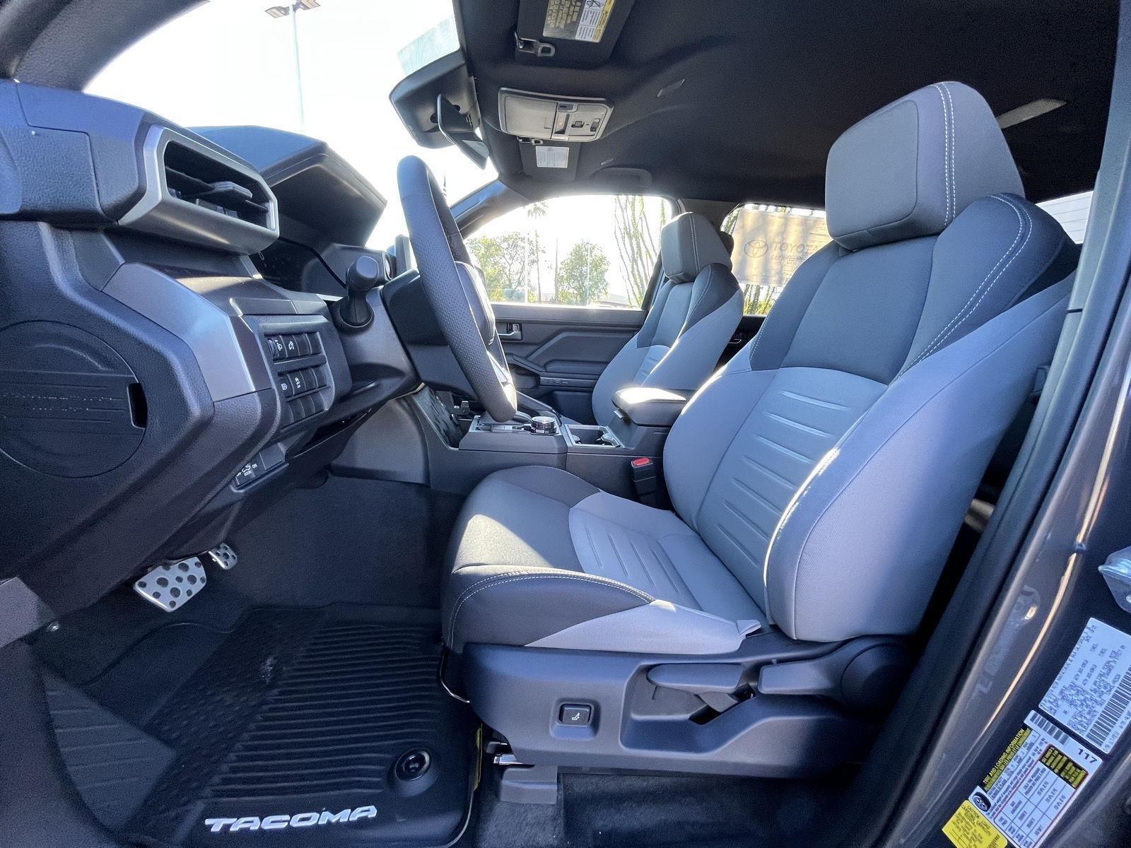 2025 Toyota Tacoma TRD Sport - Photo 9