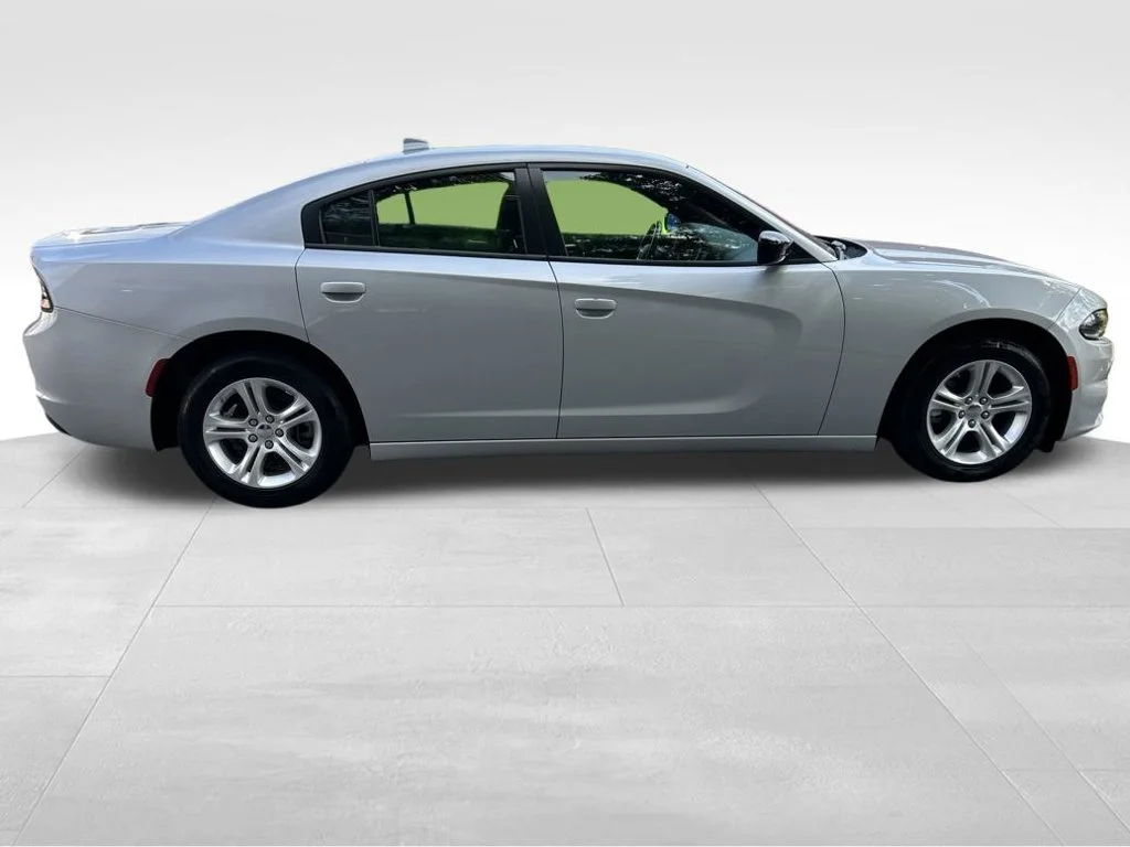Used 2023 Silver Dodge SXT image 7