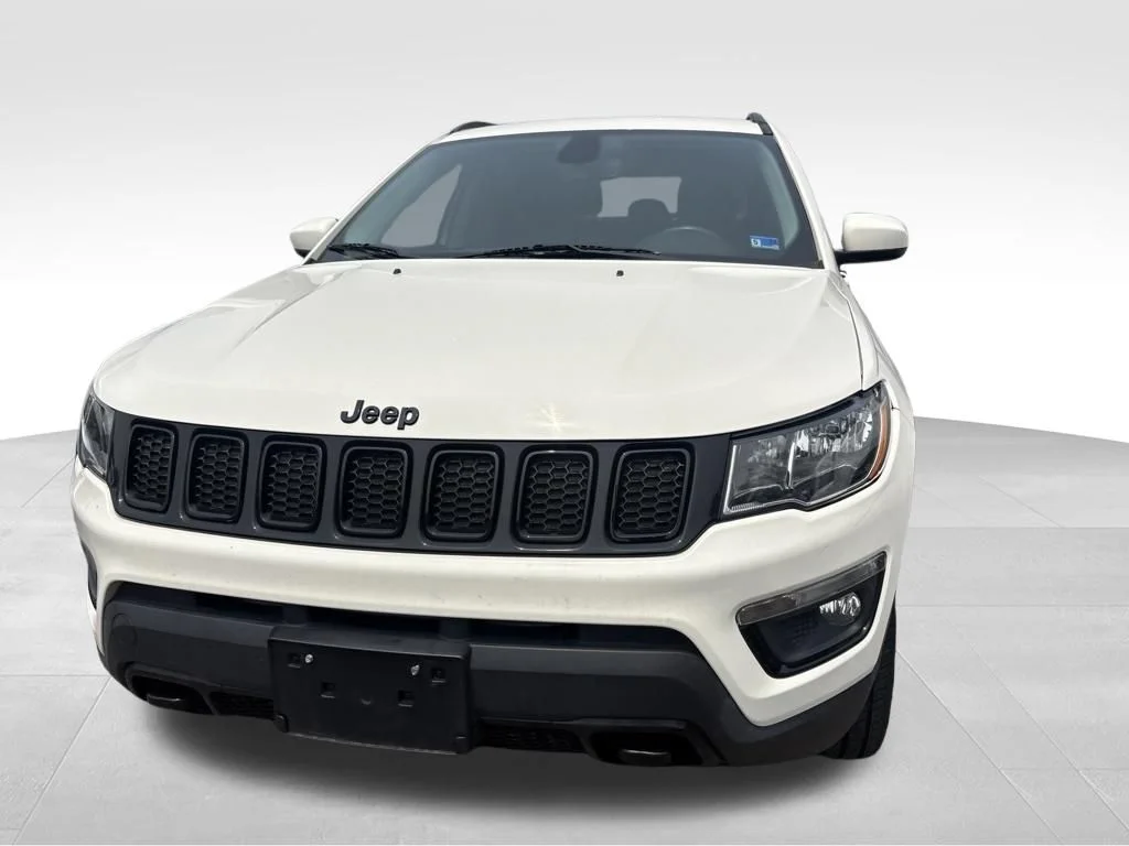 Used 2019 White Jeep Sport image 3
