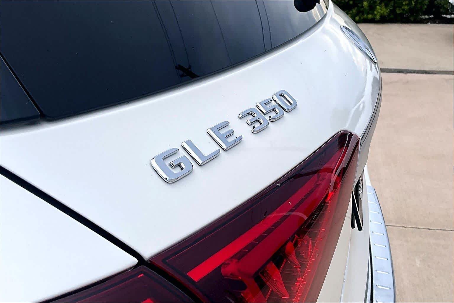 Used 2022 MANUFAKTUR Diamond White Metallic Mercedes-Benz GLE 350 image 28