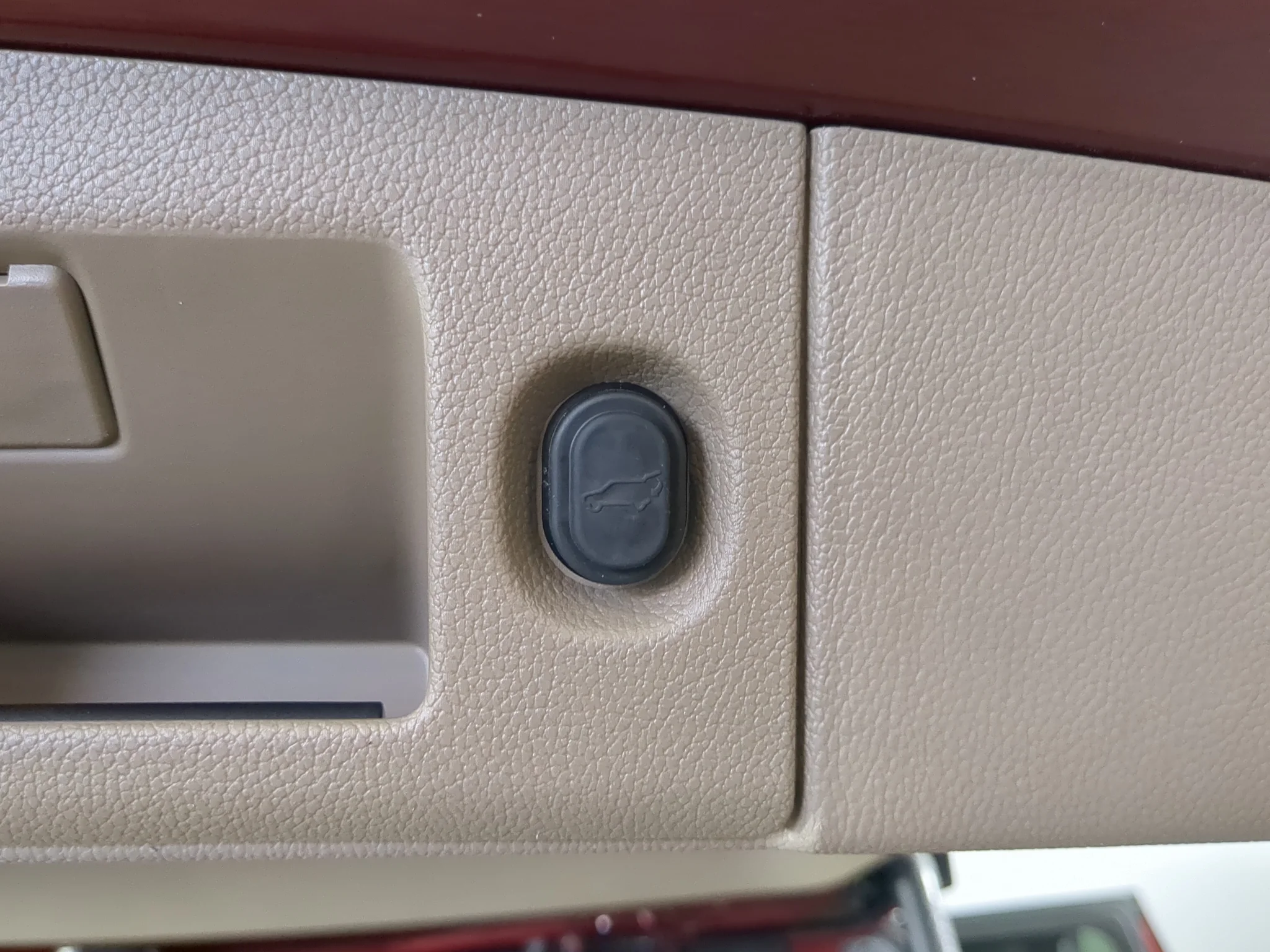 Used 2018 Crimson Red Tintcoat GMC SLT image 19