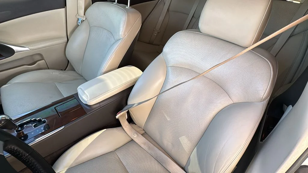 Used 2011 White Lexus 250 image 20