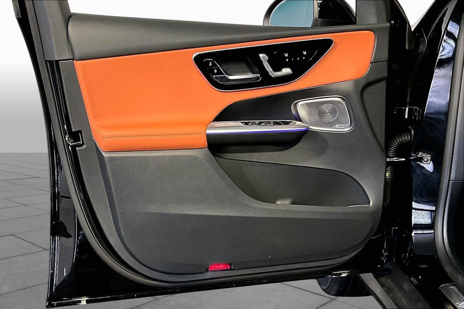 New 2026 040/Black Mercedes-Benz GLC 300 image 11