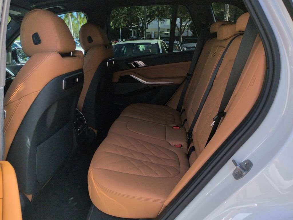 New 2026 White Metallic BMW xDrive40i image 14