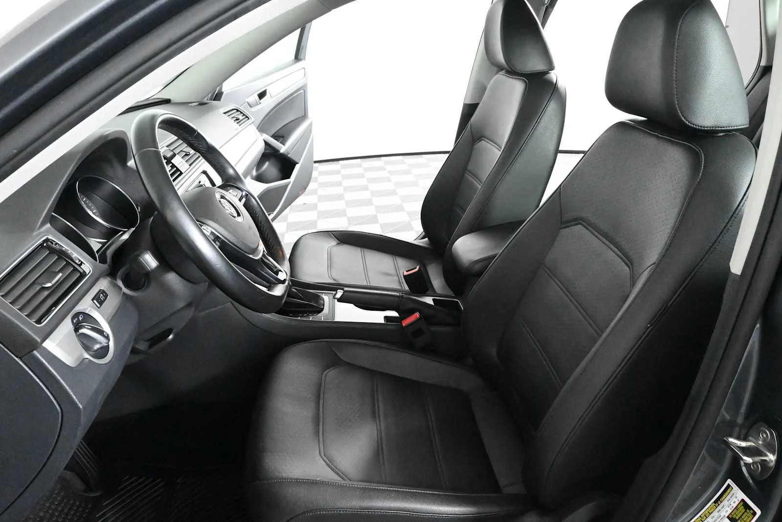 Used 2019 Platinum Gray Metallic Volkswagen 2.0T Wolfsburg Edition image 18