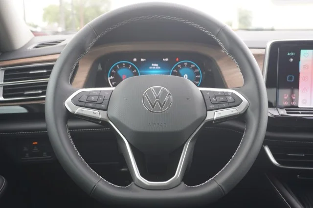 New 2026 Avocado Green Pearl Volkswagen 2.0T SE W/TECHNOLOGY image 26