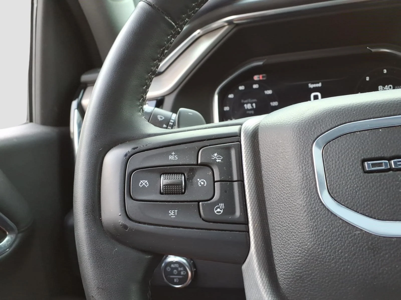 Used 2024 White Frost Tricoat G1w GMC Denali image 27