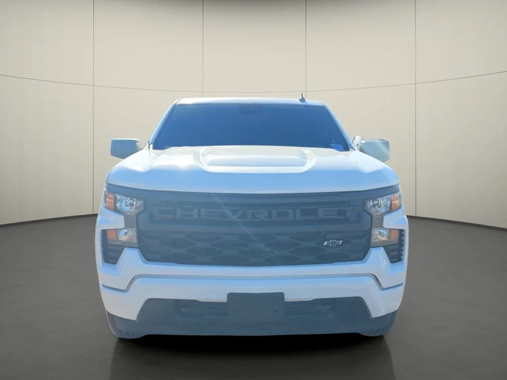 Used 2023 White Chevrolet Custom image 2