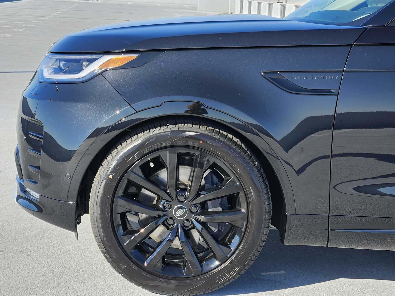 2026 Land Rover Discovery Gemini Edition - Photo 9