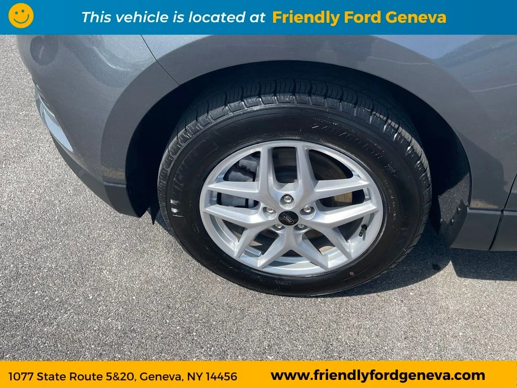 Used 2024 Gray Ford SEL image 9
