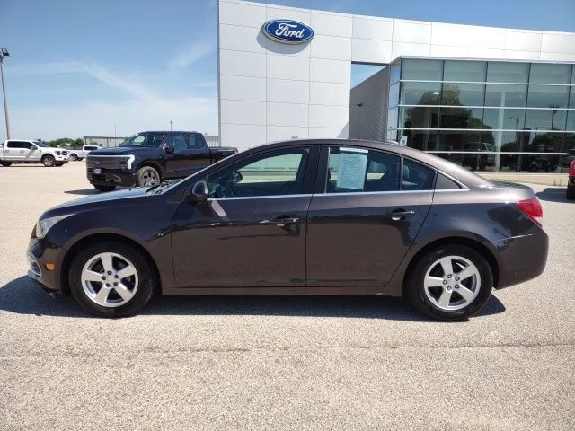 Used 2015 Chevrolet Cruze 1LT with VIN 1G1PC5SB8F7268157 for sale in Galesburg, IL