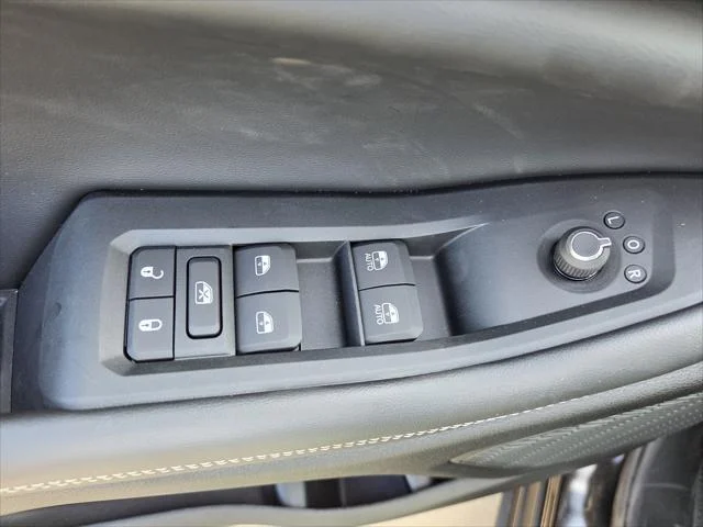 New 2027 High-Gloss Black Paint Jeep Limited image 17