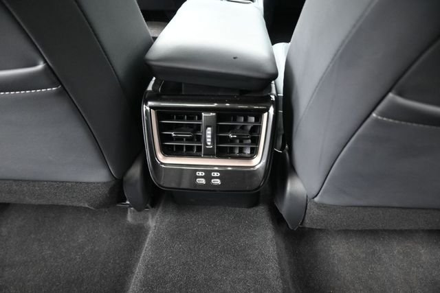 Used 2025  Toyota XLE image 26