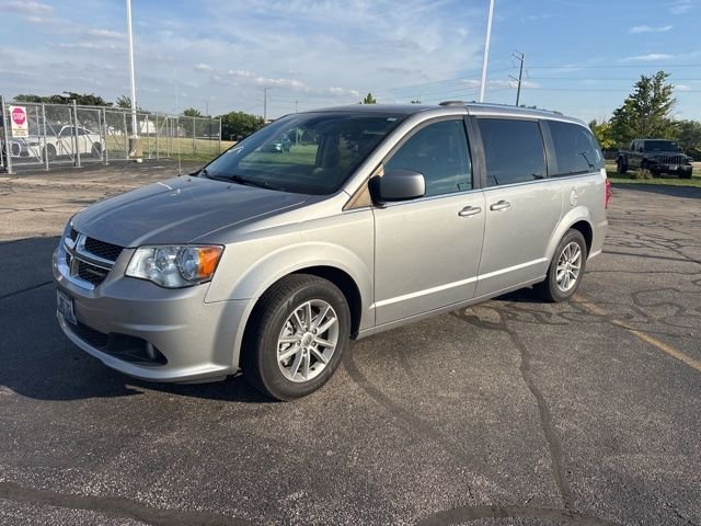 Used 2019 Silver Dodge SXT image 2