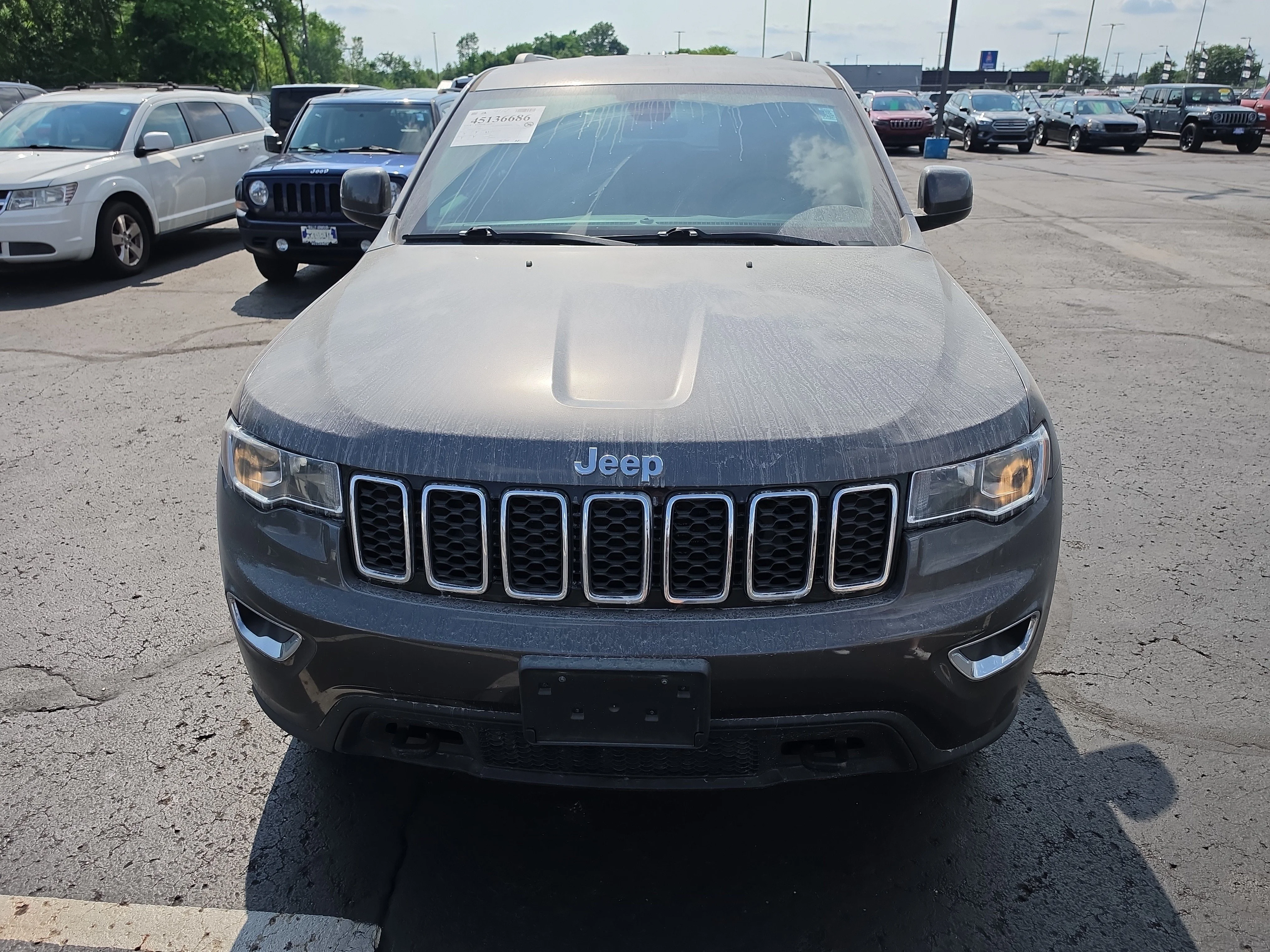 Used 2019 Granite Crystal Metallic Clearcoat Jeep Laredo E image 8