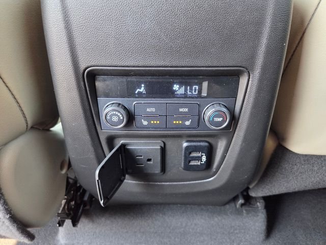 Used 2018  Buick Premium Group image 16