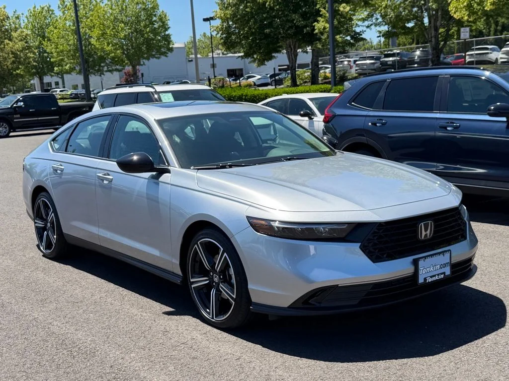 New 2026 Solar Silver Metallic Honda SE image 2