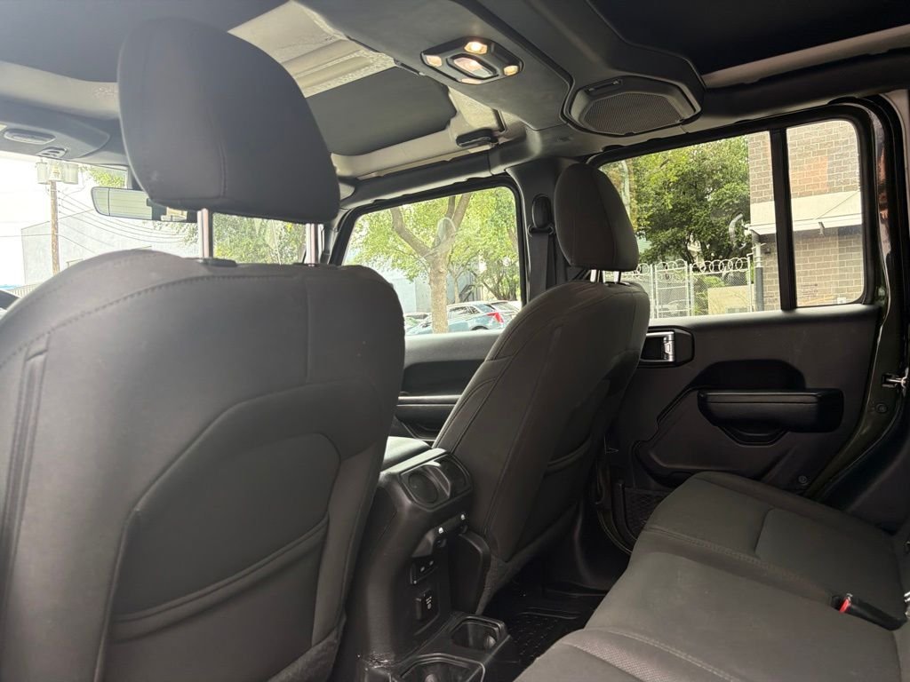 Used 2023 Green Jeep Sport S image 19