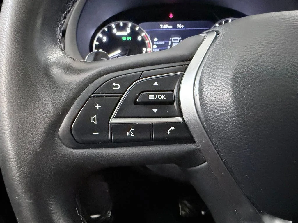 Used 2023 Gray INFINITI LUXE image 23
