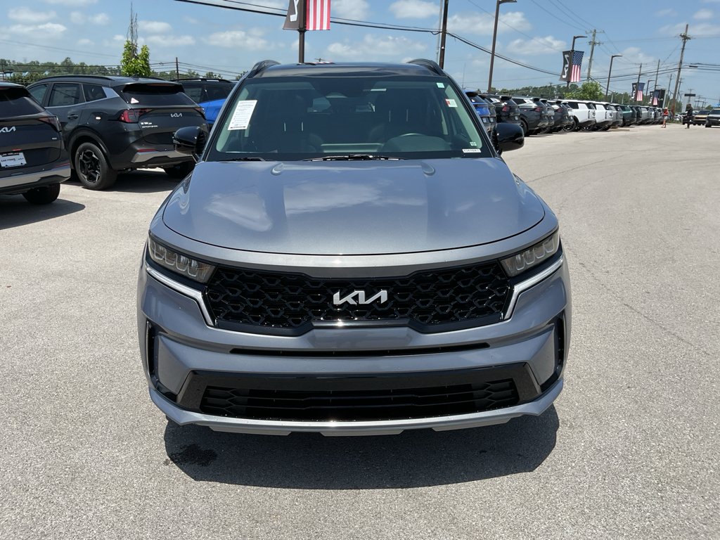 Certified Used 2022 Everlasting Silver Kia S image 3
