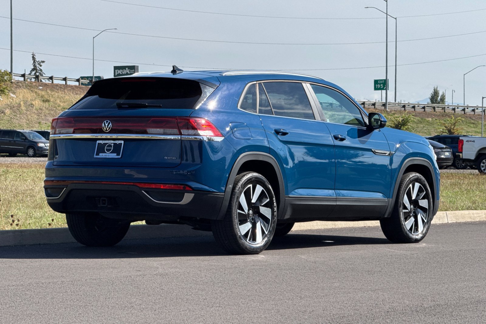 Used 2026  Volkswagen SE w/Technology image 3