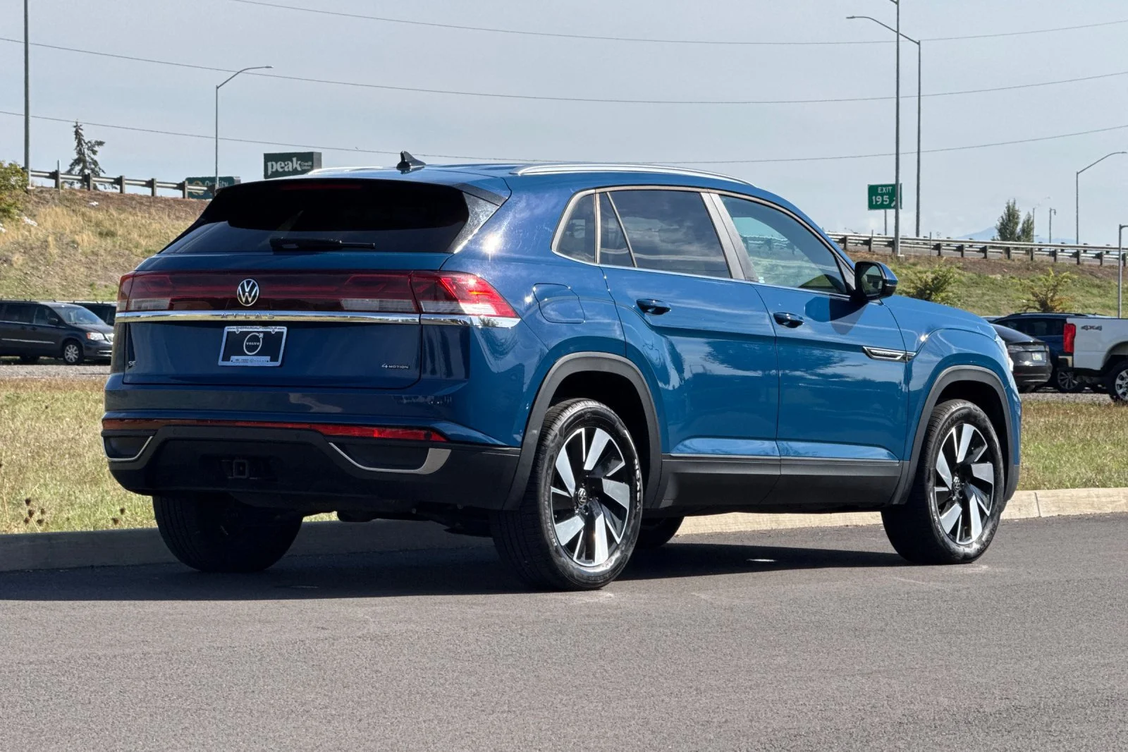 Used 2026  Volkswagen SE w/Technology image 3
