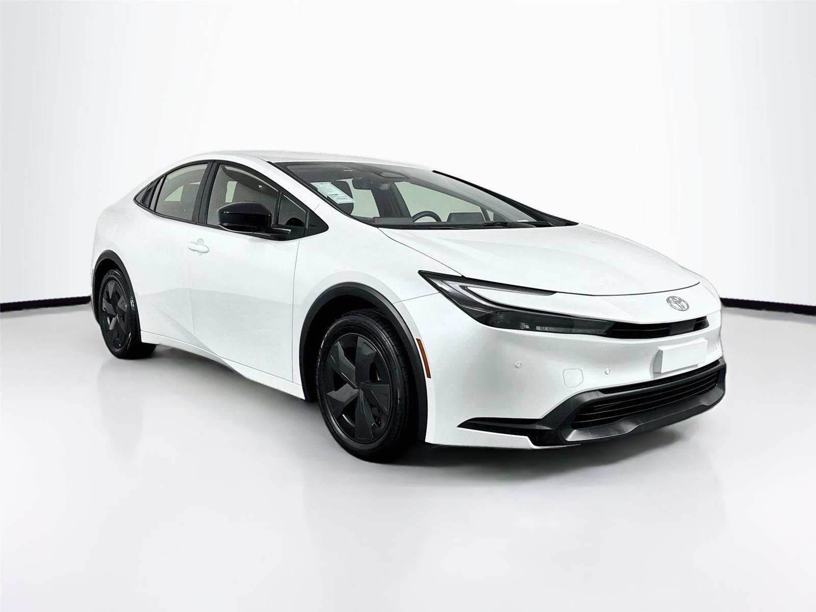 Used 2025 Wind Chill Pearl Toyota LE image 9