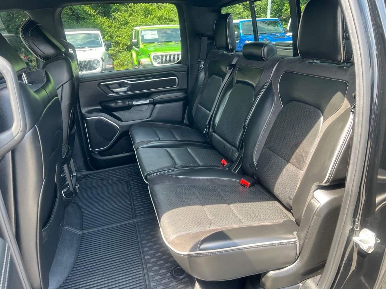 Used 2019 Black Ram Laramie image 22
