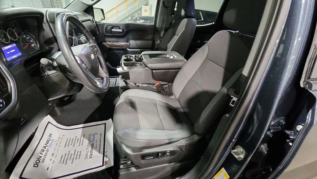 Used 2022 Gray Chevrolet LT image 17