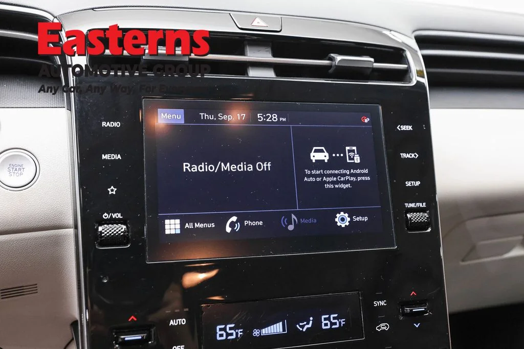 Used 2024 Gray Hyundai SEL image 19