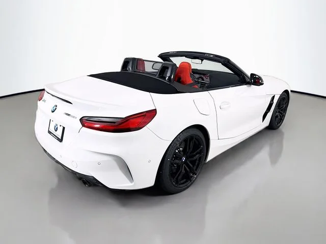 New 2026 White BMW sDrive30i image 7