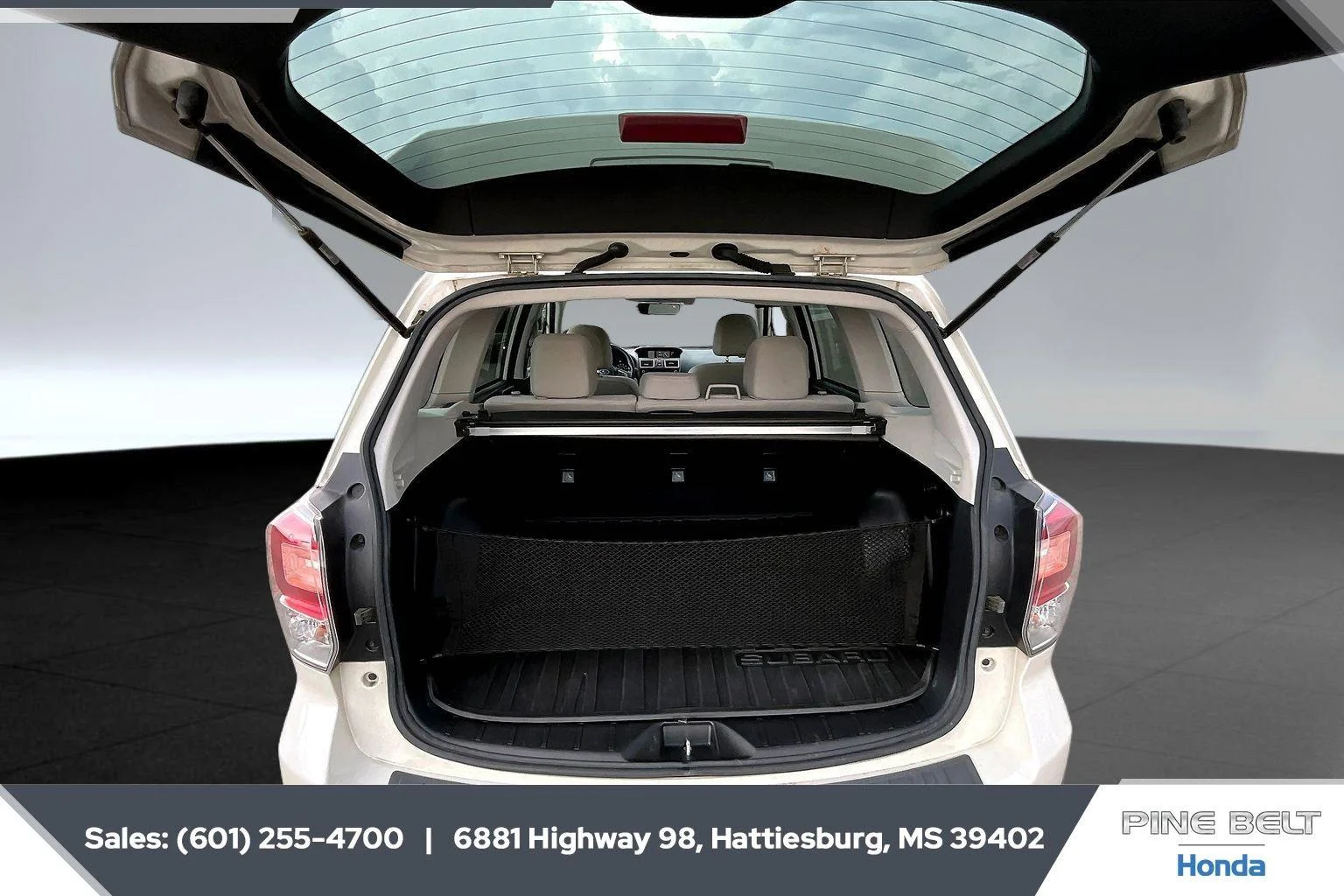 Used 2018 Crystal White Pearl Subaru Premium image 20