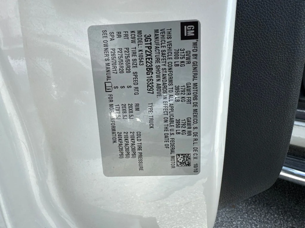 Used 2011 White GMC Denali image 14