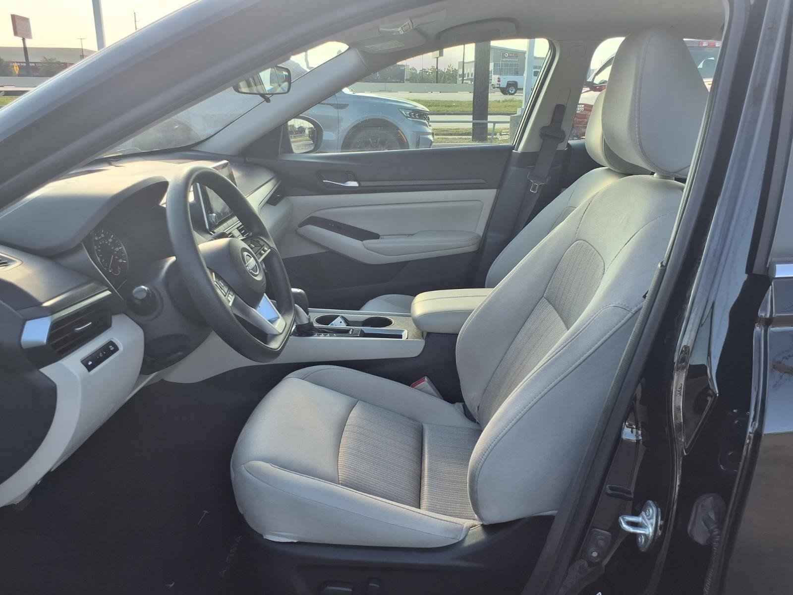 2025 Nissan Altima SV Black at Robbins Nissan