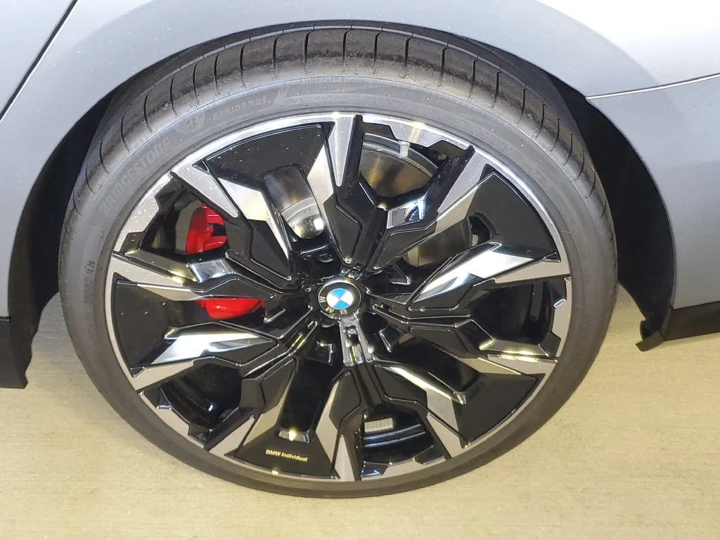 Used 2027 Oxide Grey Metallic BMW 530i image 5
