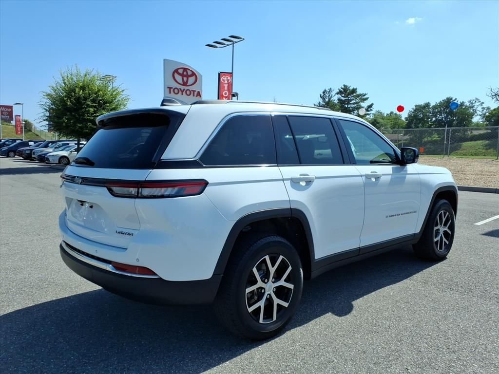 Used 2023 White Jeep Limited image 4