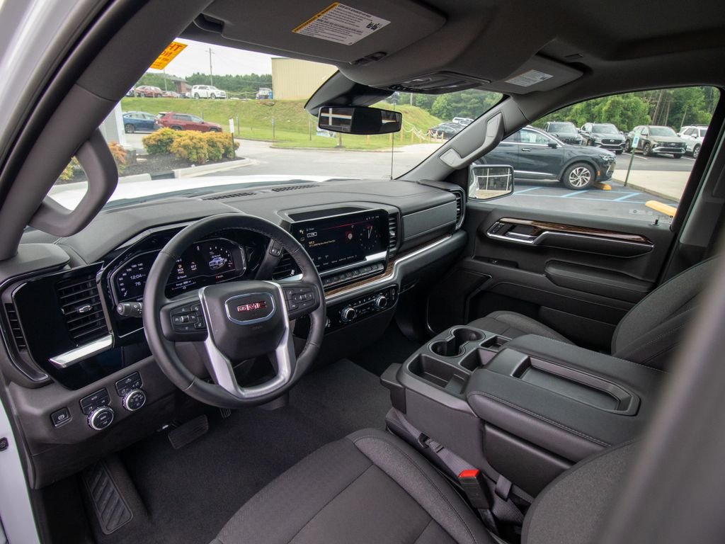 Used 2024 White GMC Elevation image 5
