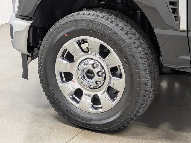 New 2026 Agate Black Metallic Ford F-250® Lariat® image 38