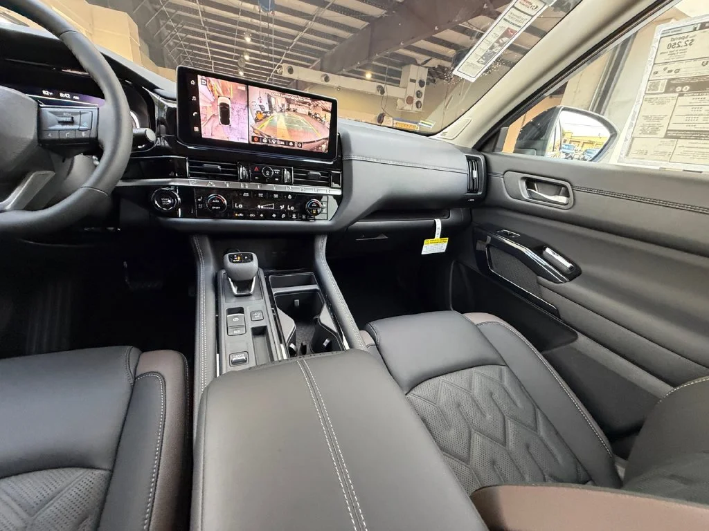 New 2026 Gray Nissan Platinum image 15