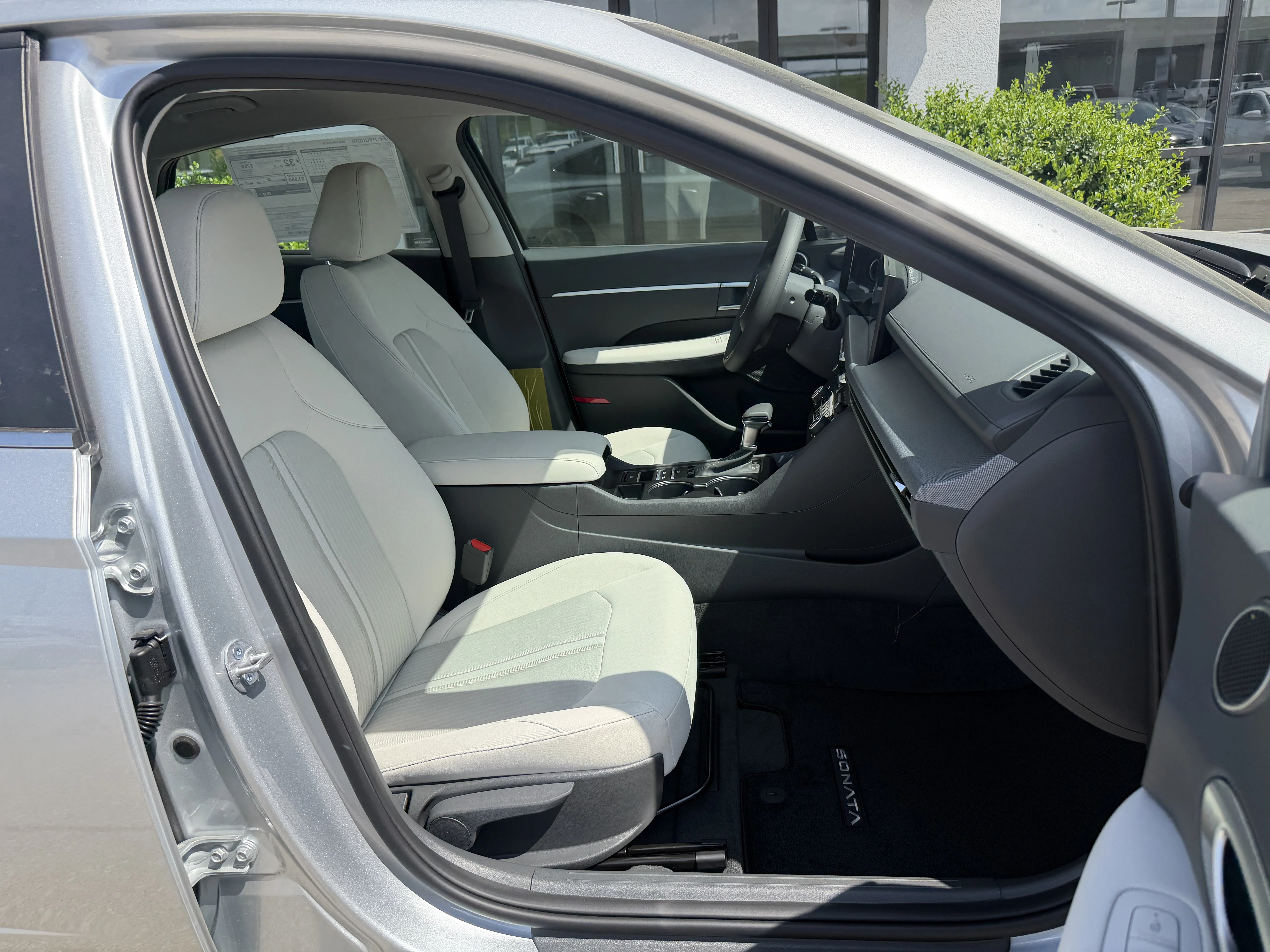 Used 2026 Aero Silver Hyundai SE image 17